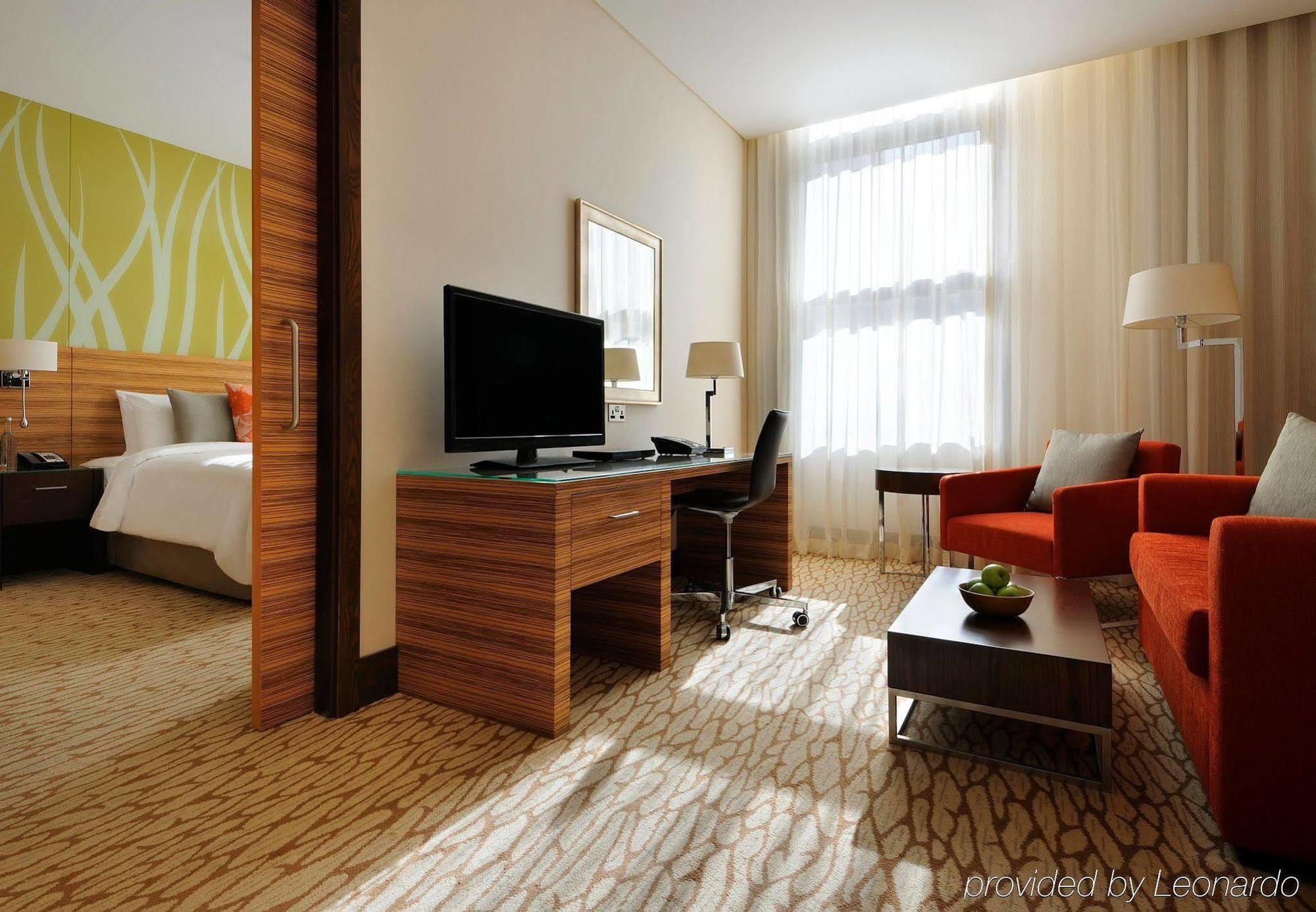 Courtyard By Marriott World Tr Lusk Bagian luar foto